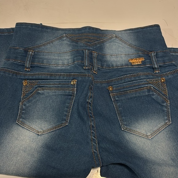 Tush Push High Waist Blue Denim Capris Jeans - Picture 5 of 11